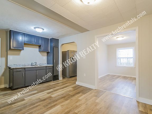 4th image of 1462 Sulzer Ave