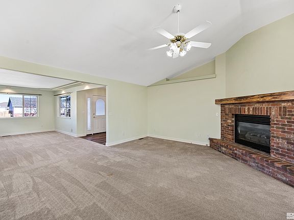 5th image of 1009 Silveranch Dr