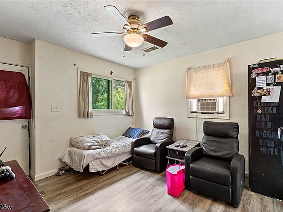 5th image of 2964 Pressler Rd