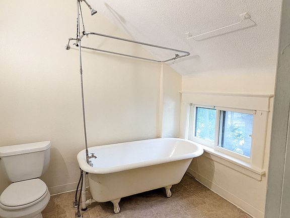 5th image of 1893 Jefferson St Unit 3