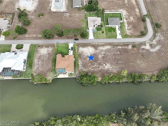 3rd image of 1713 NE 41st St