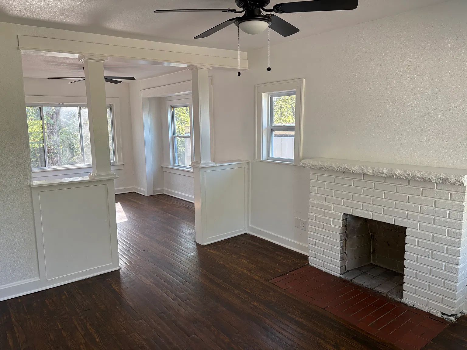 1529 E 49th Terrace — Photo 4