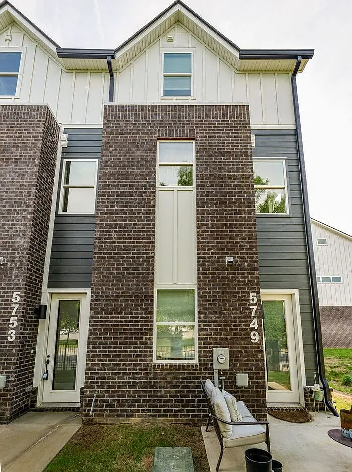 2 bed, 2.0 bath, 1540 sqft, $1,595 — Photo 1