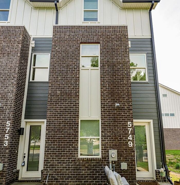 1st image of 5749 Sofias Cir