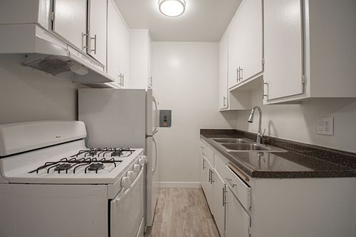 4th image of 4112 Grandview Dr #5