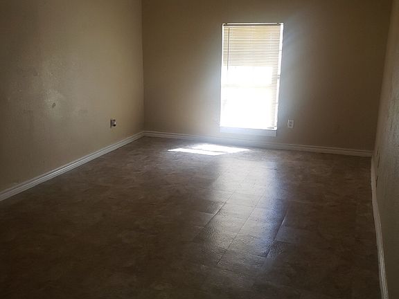 3rd image of 1800 Lloyd Ave