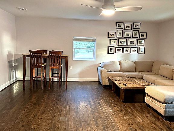 5th image of 2112 Barberry Dr