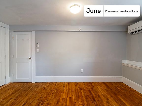 2nd image of 190 Kelton St #B-a