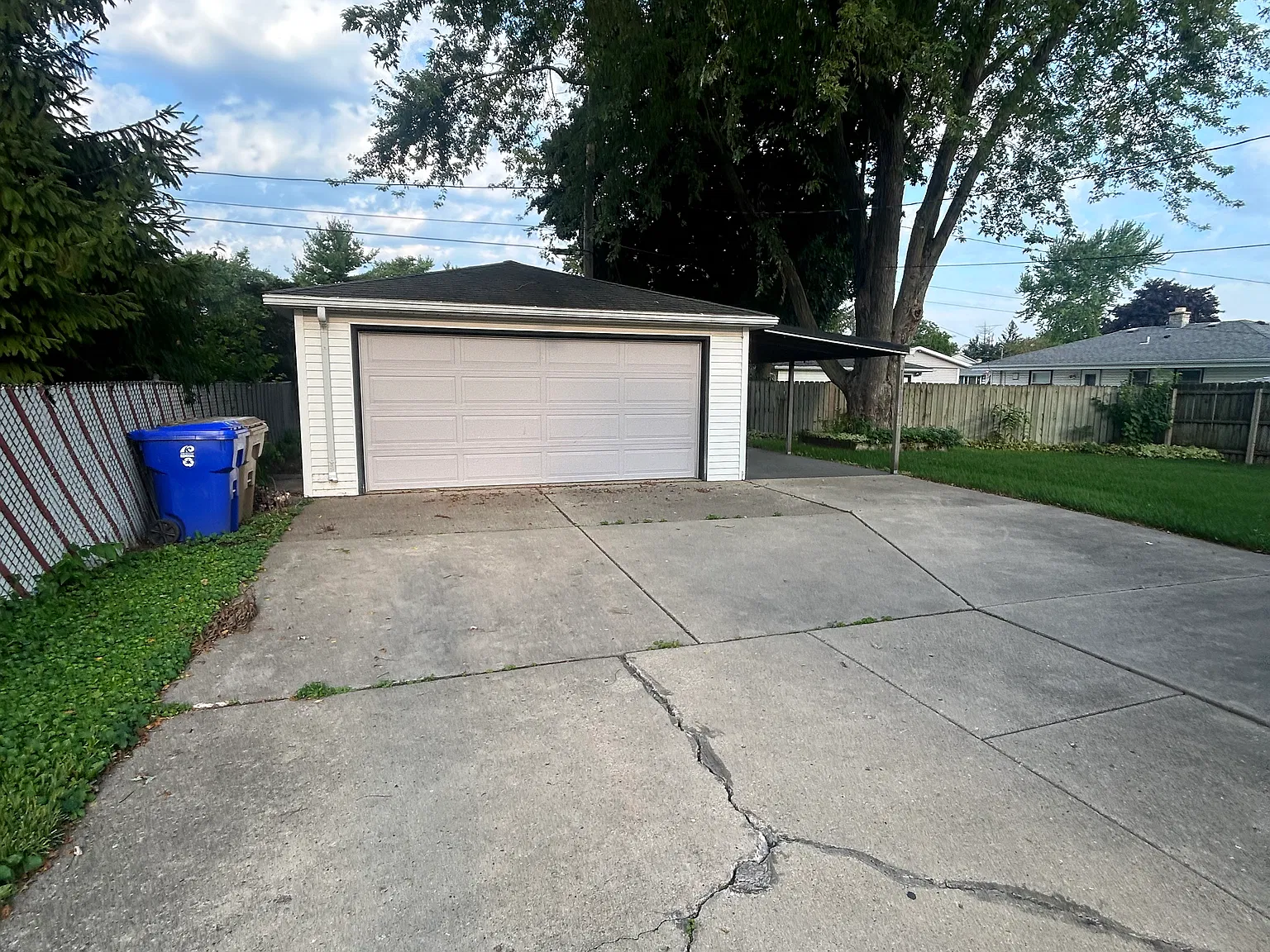 3 bed, 960 sqft, $2,250 — Photo 3
