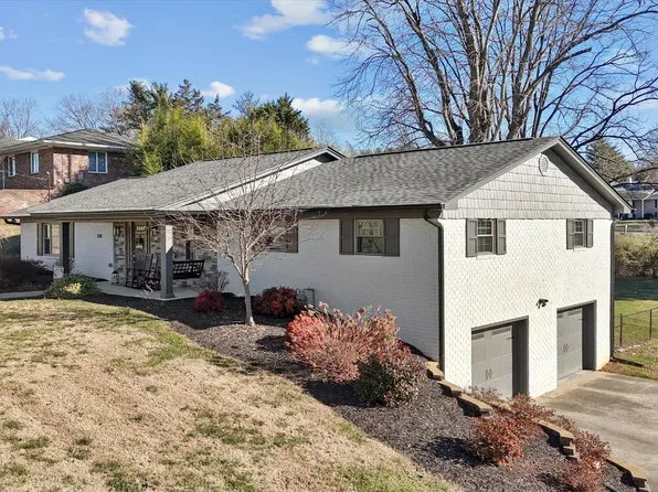 1218 Forest Dr, Morristown, TN 37814