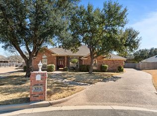 1212 Stonehill Cir, Hewitt, TX 76643