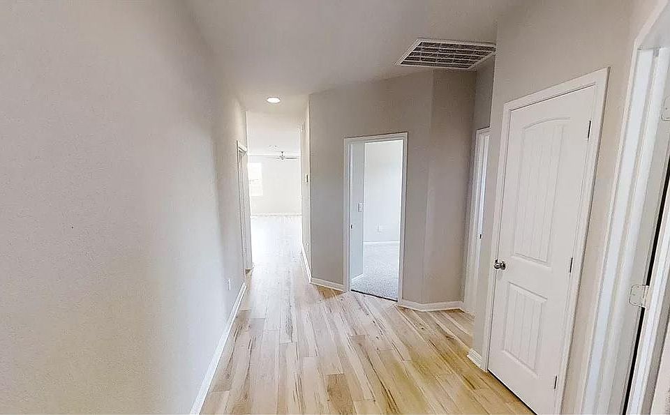 1st image of 1409 McArthur Dr