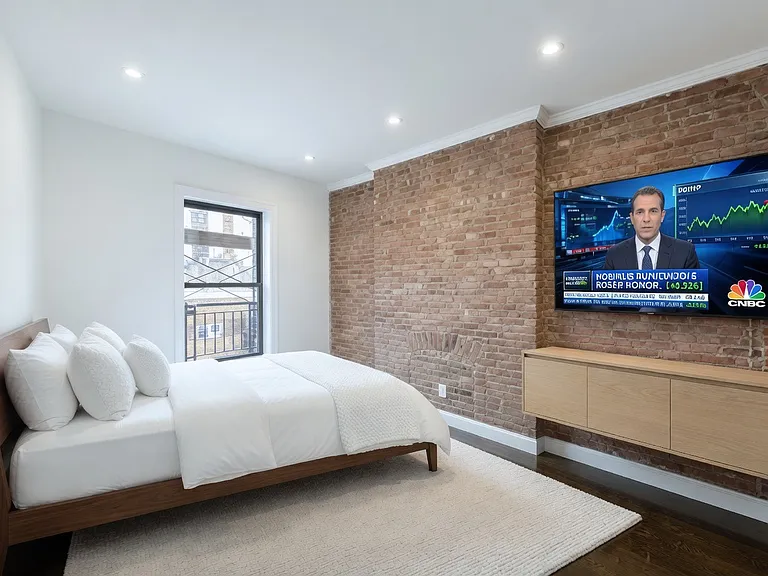 1379 Lexington Ave #3B — Photo 3