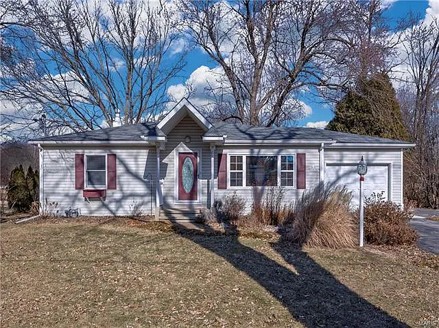 107 Walnut Dr photo 1