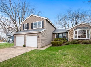 8048 W Magnolia Dr, Frankfort, IL 60423