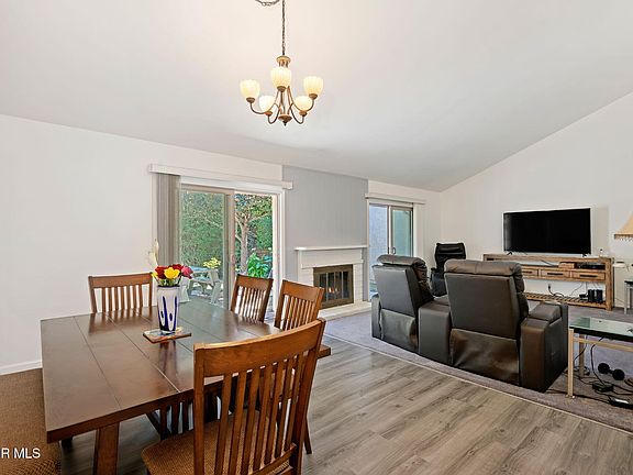 2nd image of 3160 Boxwood Cir