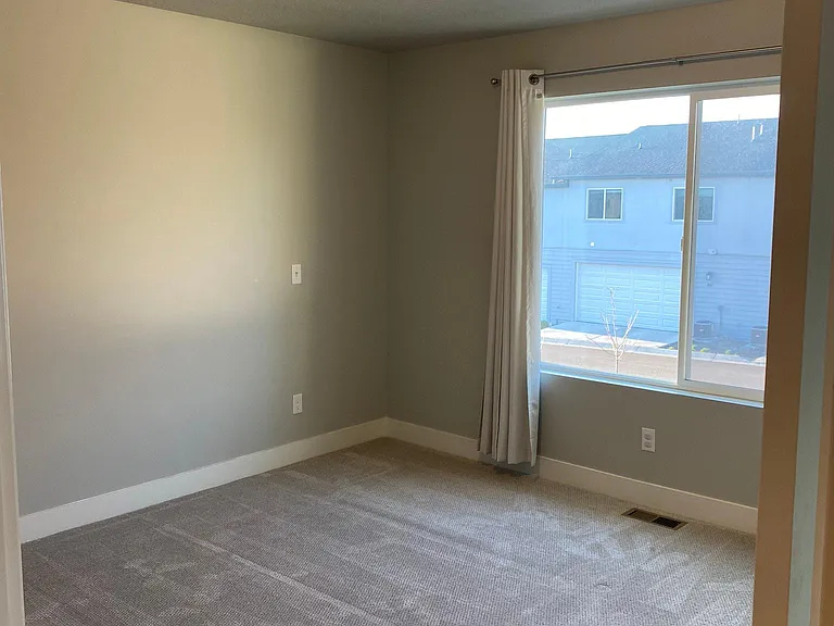 469 E London Way #469 — Photo 16