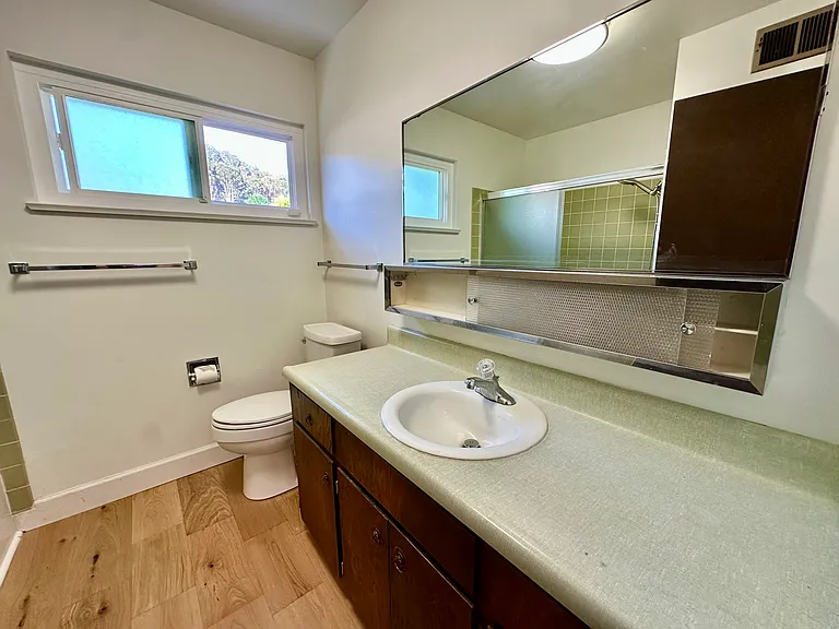 1132 Lawrence Ct — Photo 24