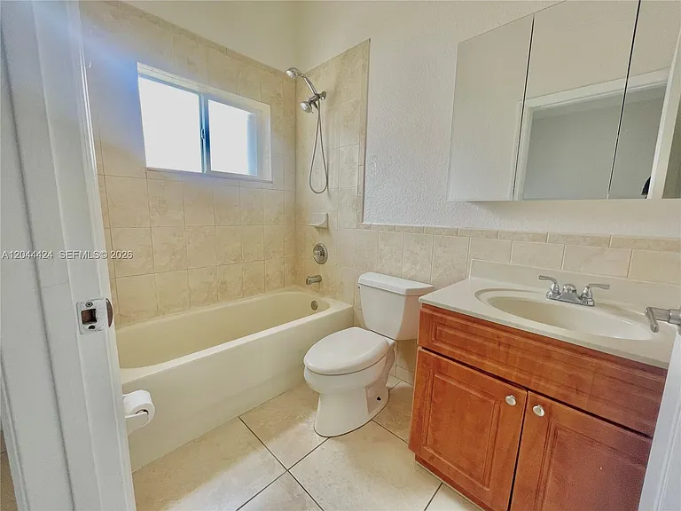 2487 W 5th Ct — Photo 13