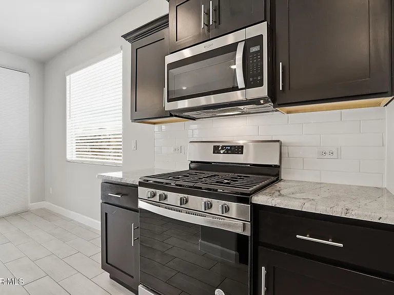 13131 Oakhampton Ave — Photo 11
