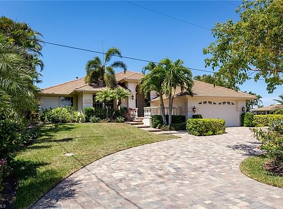 3rd image of 26865 McLaughlin Blvd