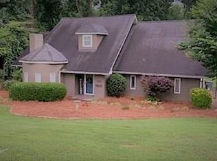 2402 Shannon Dr, Dalton, GA 30720