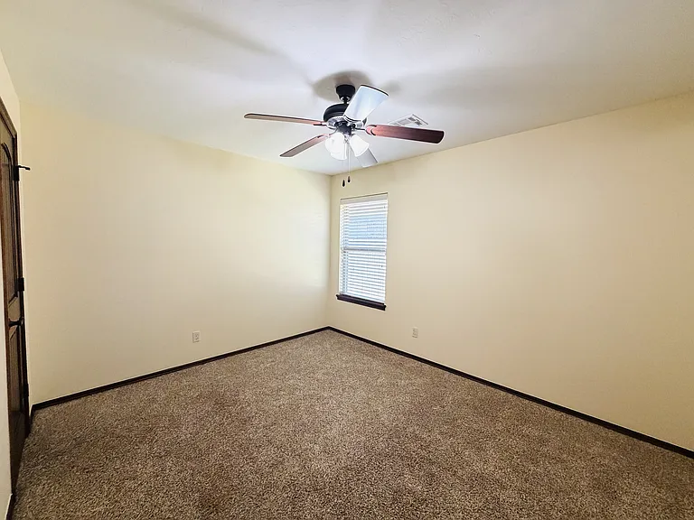 18224 Bridlington Dr — Photo 12