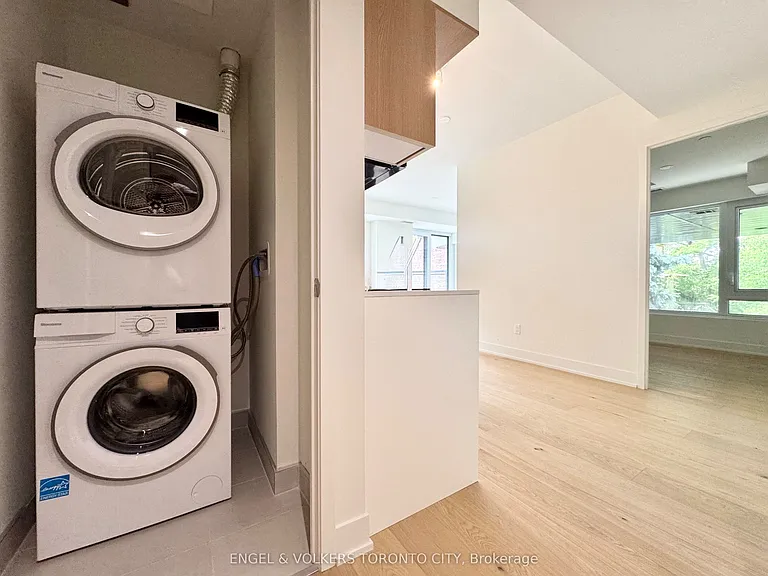322 Dupont St #207 — Photo 15