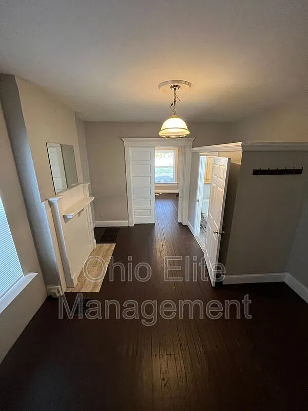 5 bed, 2.5 bath, 1600 sqft, $1,880 — Photo 3