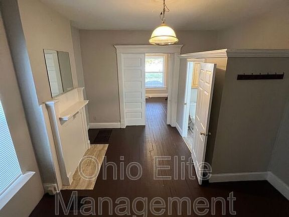 3rd image of 911 Linwood Ave