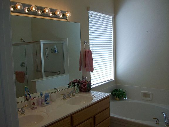 Master bath with Soaking Tub and Seperate Shower