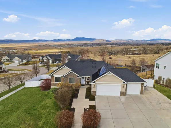 555 N 750 E, Hyde Park, UT 84318