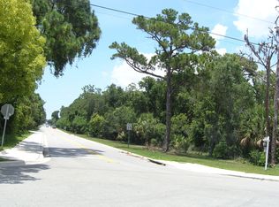 7595 Oakhurst Rd, Seminole, FL 33776