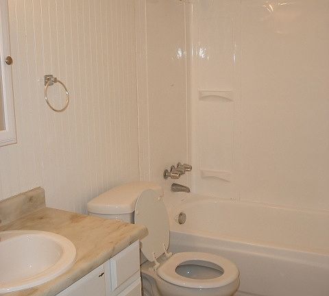 4th image of 1791 W Parkway Blvd APT 4