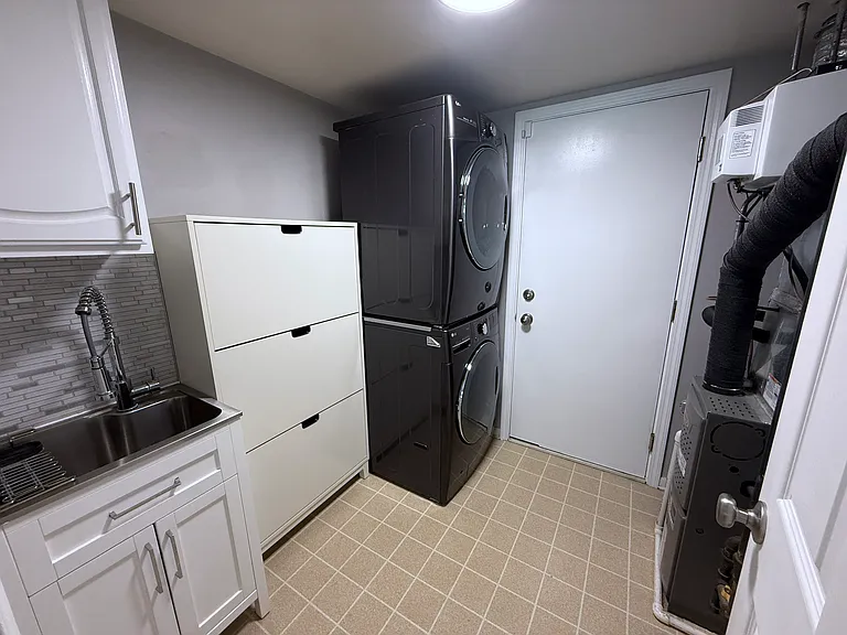 884 Dandridge Ct — Photo 11