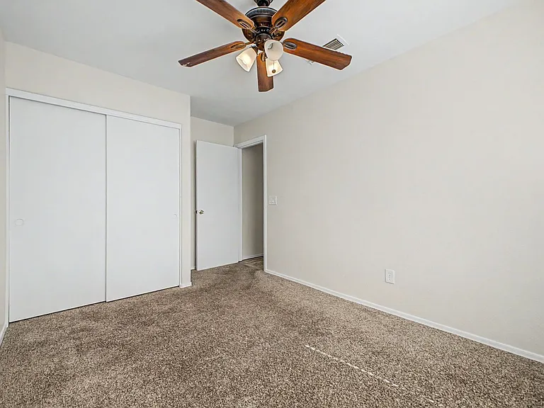 7435 W Louise Dr — Photo 17