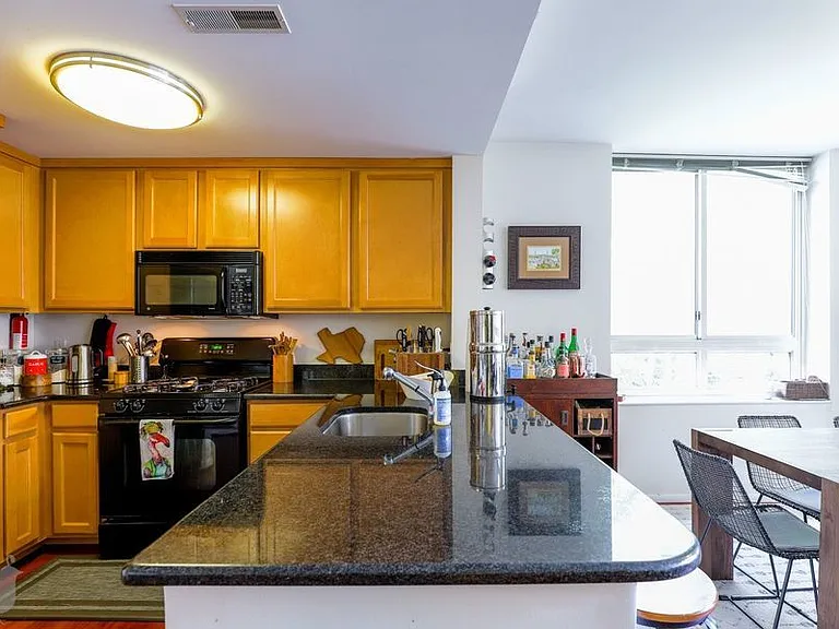 355 I St SW #109 — Photo 16