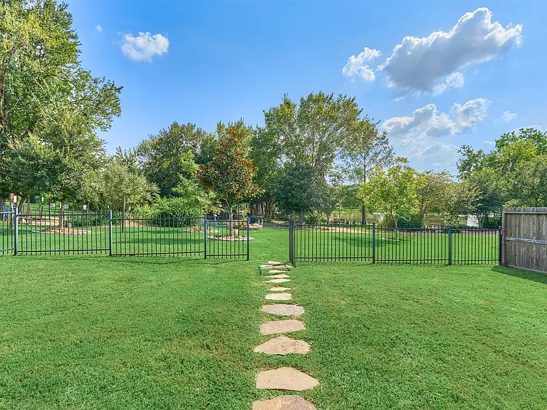 180 Racetrack Ln — Photo 31