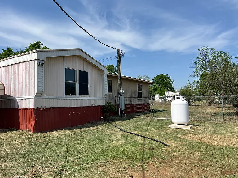 2702 Abilene St — Photo 3
