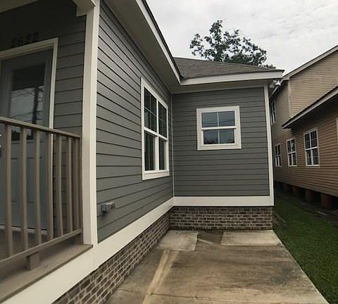 4th image of 2622 Gladiolus St