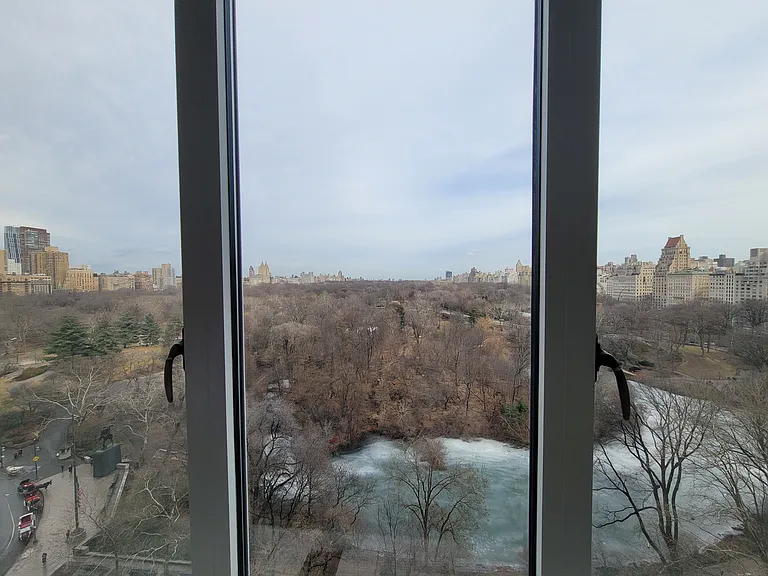 40 Central Park S #16D — Photo 2