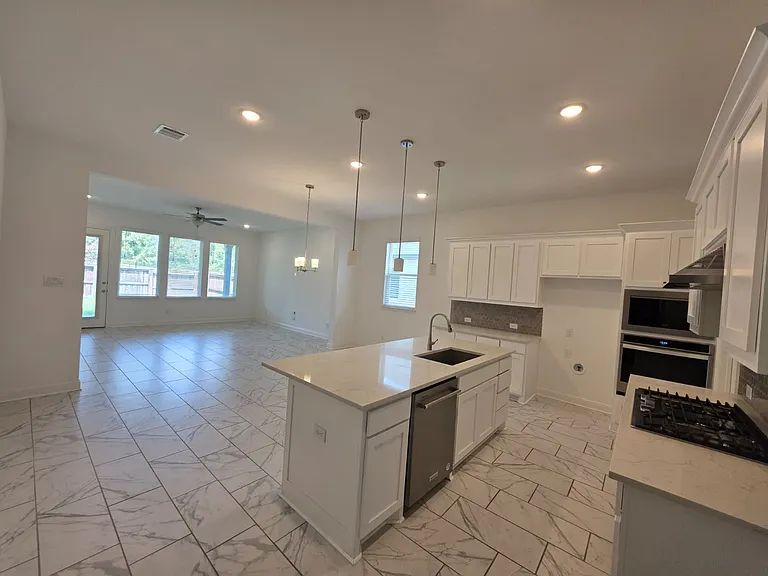 4516 Hammerstein Blvd — Photo 13