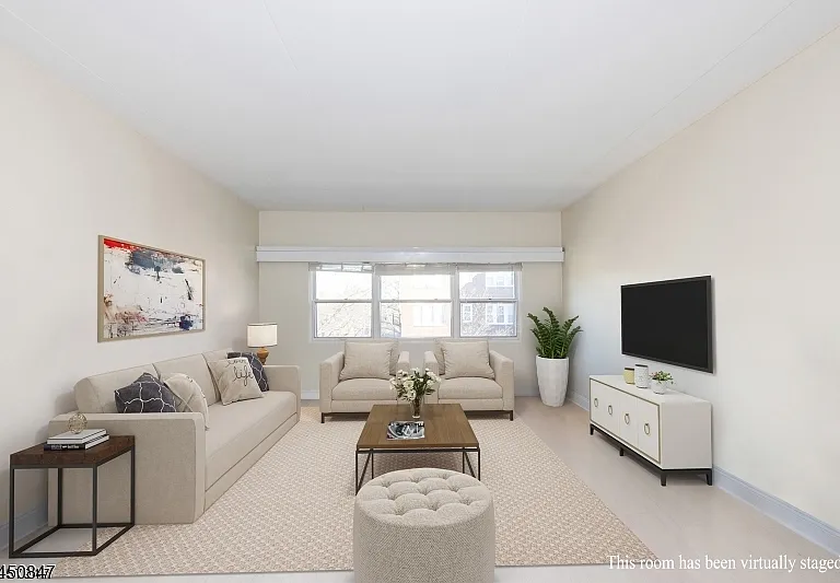 22 Riverside Dr #D10 — Photo 3