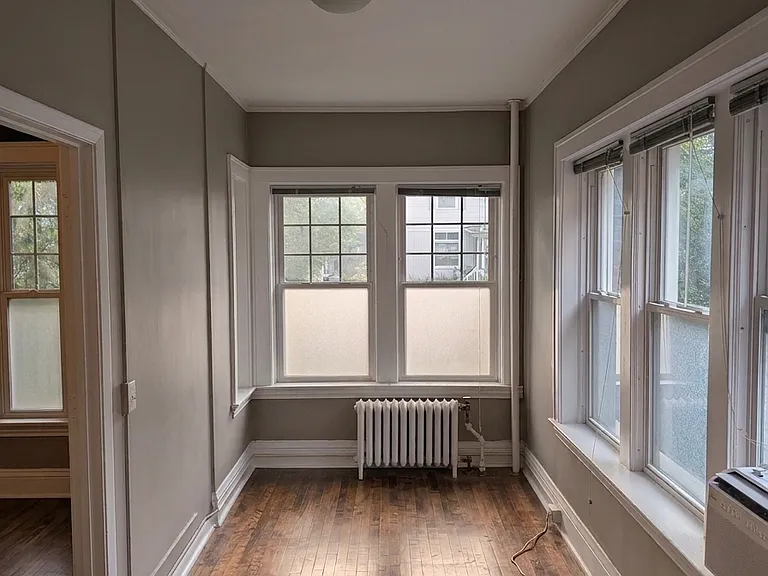 2300 Girard Ave S #102 — Photo 9