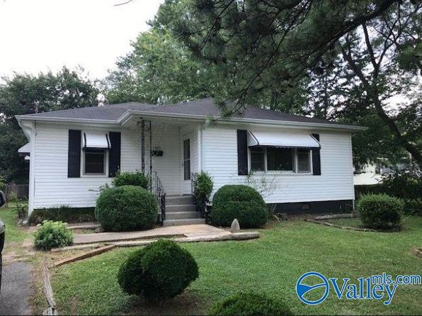 1002 Carolyn St