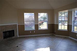 3rd image of 2207 Denridge Dr