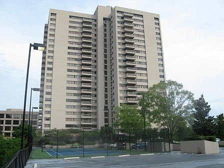 2nd image of 49 Briar Hollow Ln Unit 1701