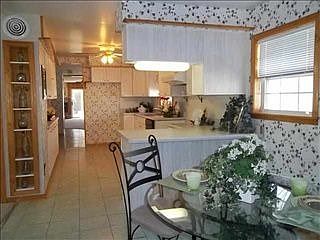 4th image of 1322 Park St