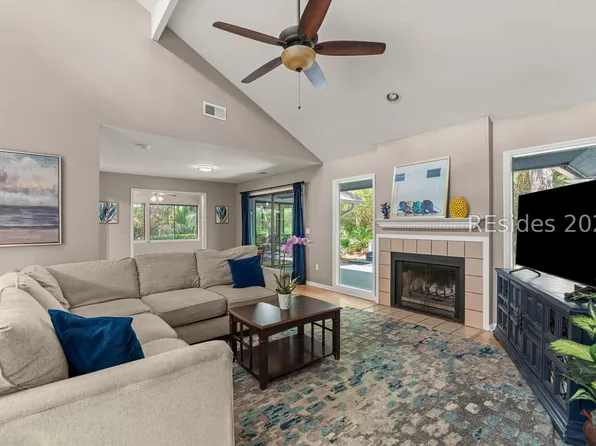 4 Sycamore Ln, Hilton Head Island, SC 29926