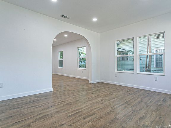 5th image of 304 BARRETT AVE